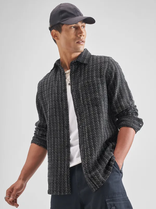 Highlander Men Black Striped Slim Fit Casual Shirt