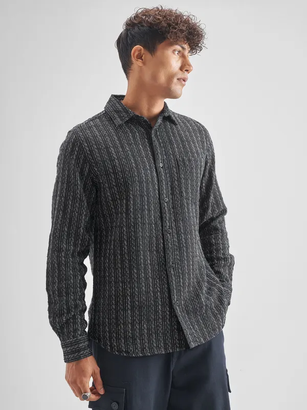 Highlander Men Black Striped Slim Fit Casual Shirt