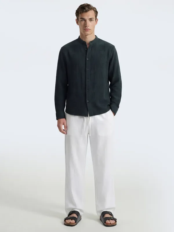 Highlander Men Green Self Design Relaxed Fit Casual Shirt