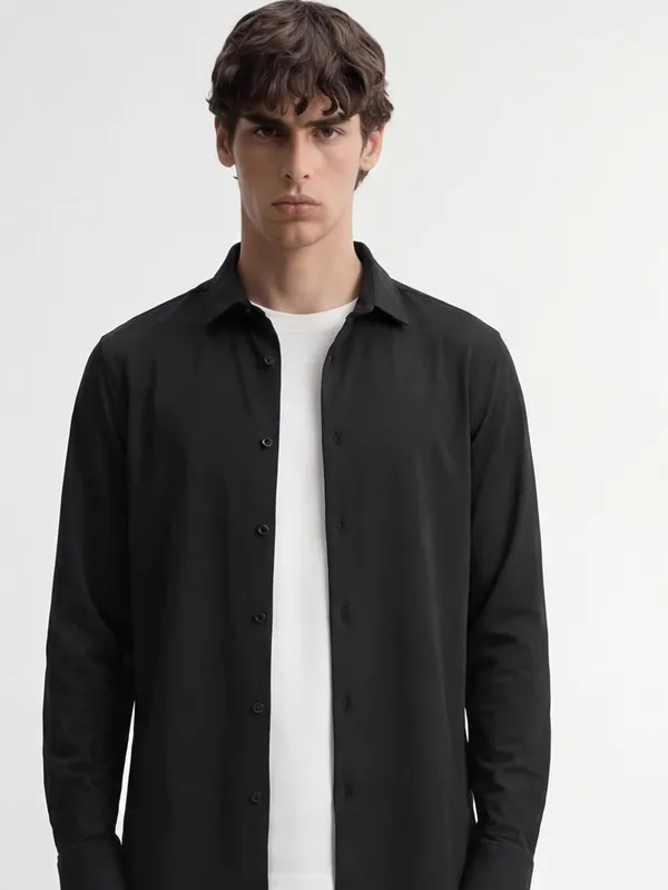 Highlander Men Black Solid Slim Fit Casual Shirt