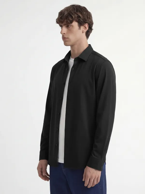 Highlander Men Black Solid Slim Fit Casual Shirt