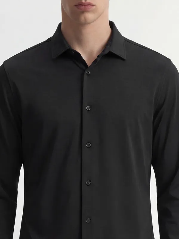 Highlander Men Black Solid Slim Fit Casual Shirt