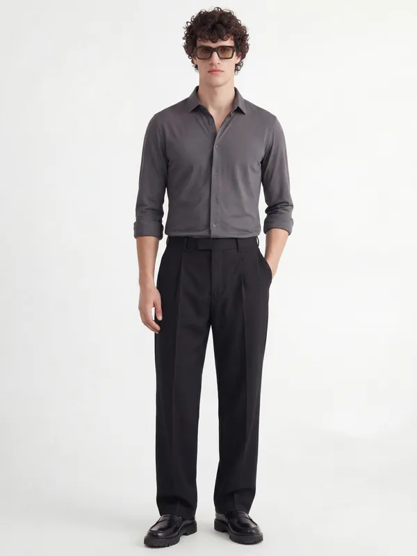 Highlander Men Grey Solid Slim Fit Casual Shirt