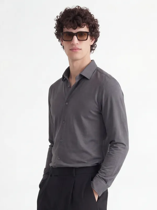 Highlander Men Grey Solid Slim Fit Casual Shirt