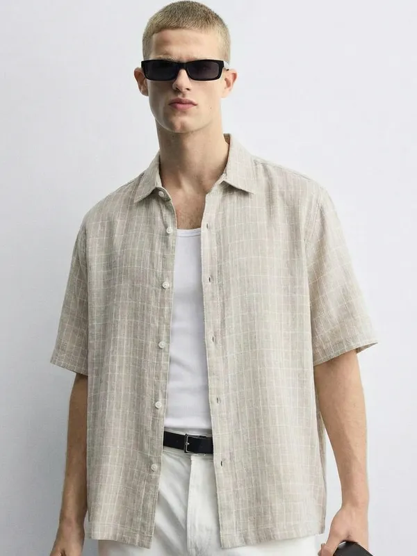 Highlander Men Beige Checked Boxy Fit Casual Shirt