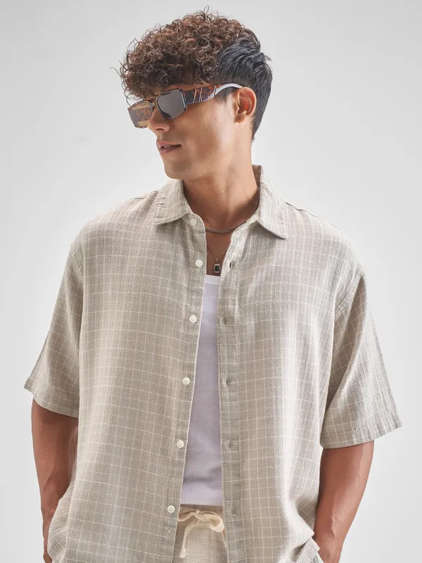 Highlander Men Beige Checked Boxy Fit Casual Shirt