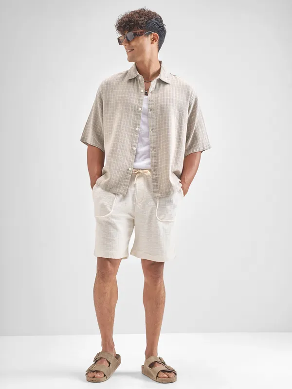 Highlander Men Beige Checked Boxy Fit Casual Shirt