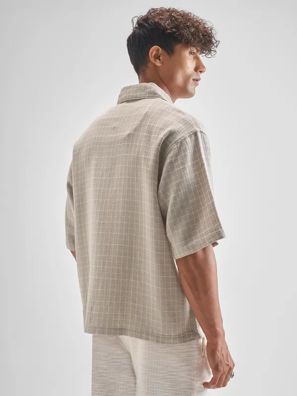 Highlander Men Beige Checked Boxy Fit Casual Shirt