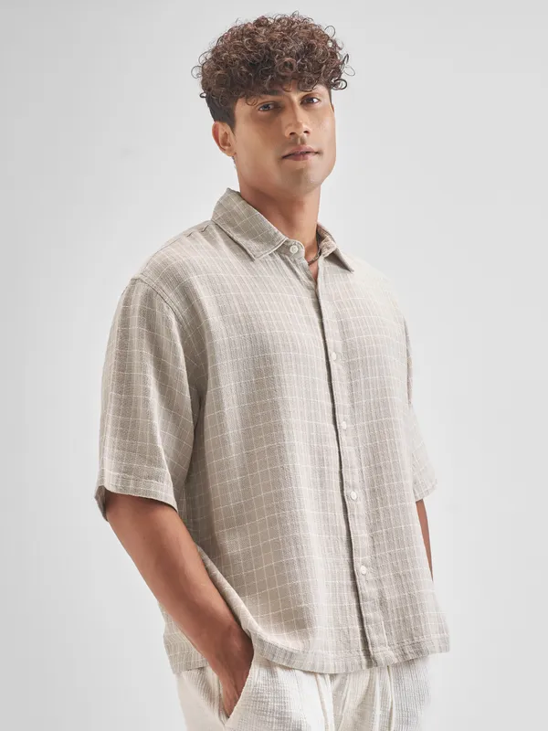 Highlander Men Beige Checked Boxy Fit Casual Shirt