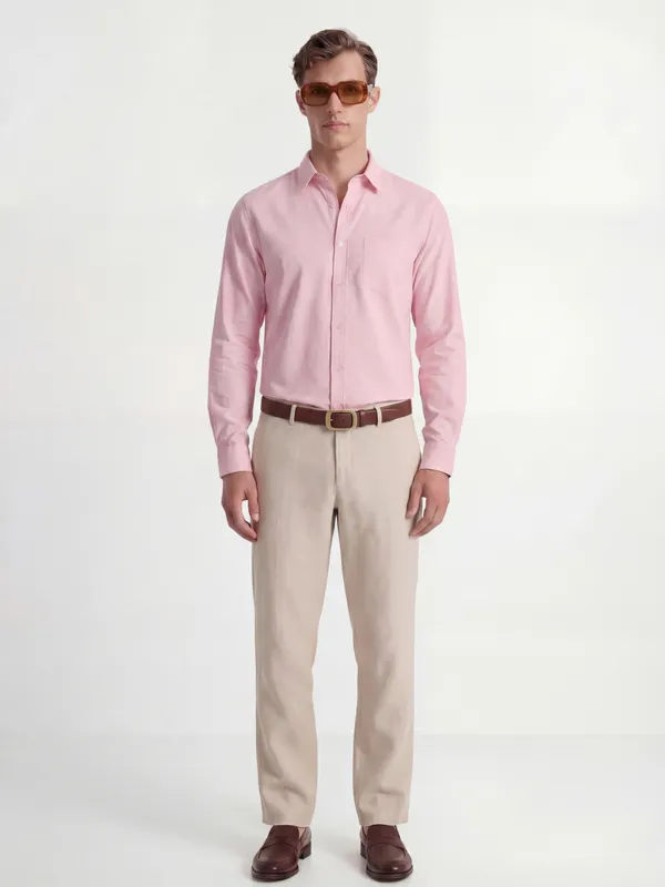 Highlander Men Pink Solid Slim Fit Casual Shirt