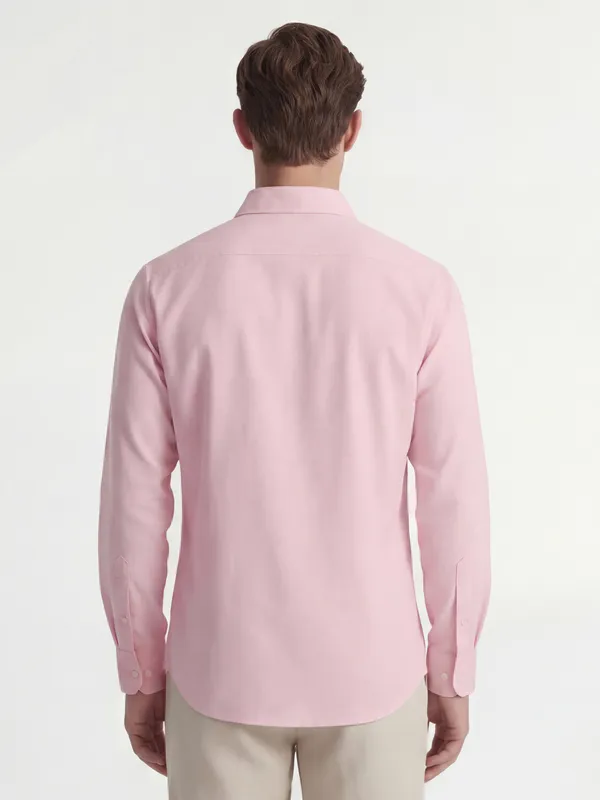 Highlander Men Pink Solid Slim Fit Casual Shirt