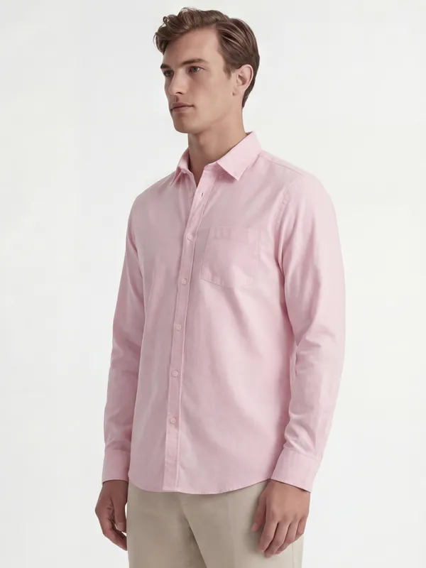 Highlander Men Pink Solid Slim Fit Casual Shirt