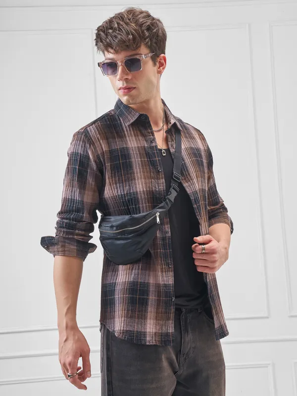 Highlander Men Pink Checked Slim Fit Casual Shirt