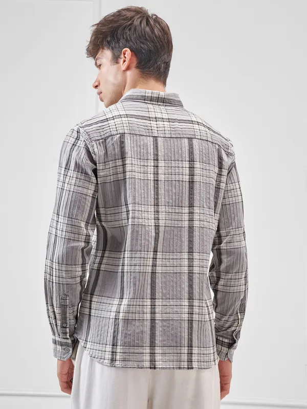 Highlander Men Grey Checked Slim Fit Casual Shirt