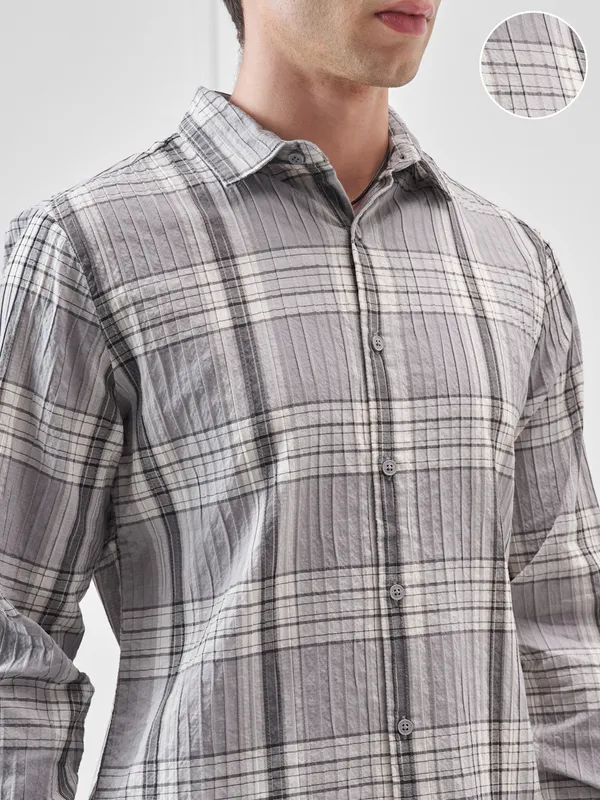 Highlander Men Grey Checked Slim Fit Casual Shirt