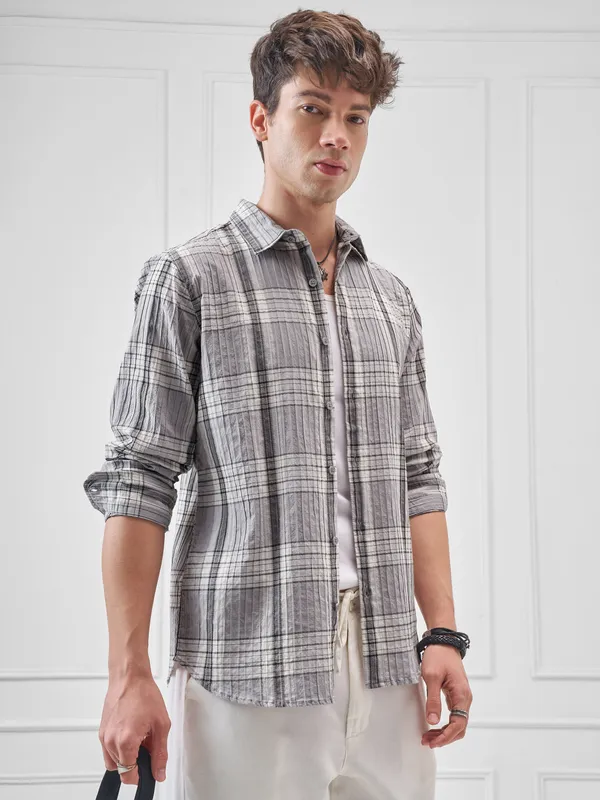 Highlander Men Grey Checked Slim Fit Casual Shirt
