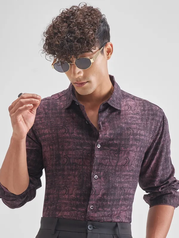 Highlander Men Purple Printed Slim Fit Casual Shirt