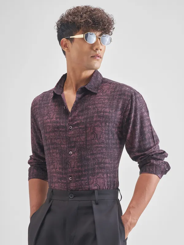 Highlander Men Purple Printed Slim Fit Casual Shirt