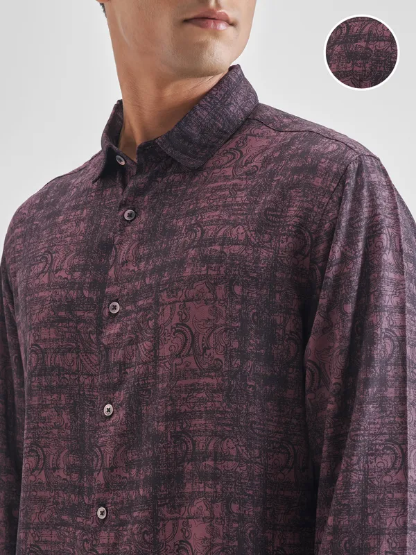 Highlander Men Purple Printed Slim Fit Casual Shirt