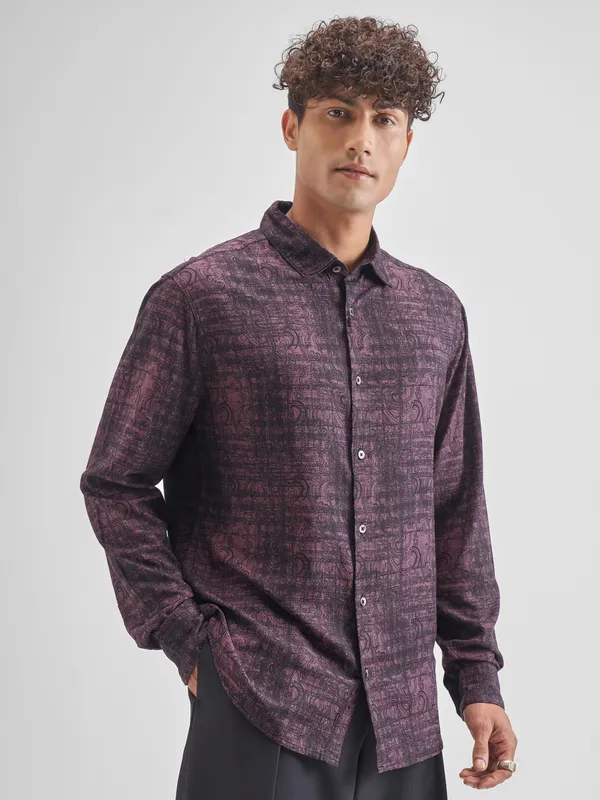 Highlander Men Purple Printed Slim Fit Casual Shirt