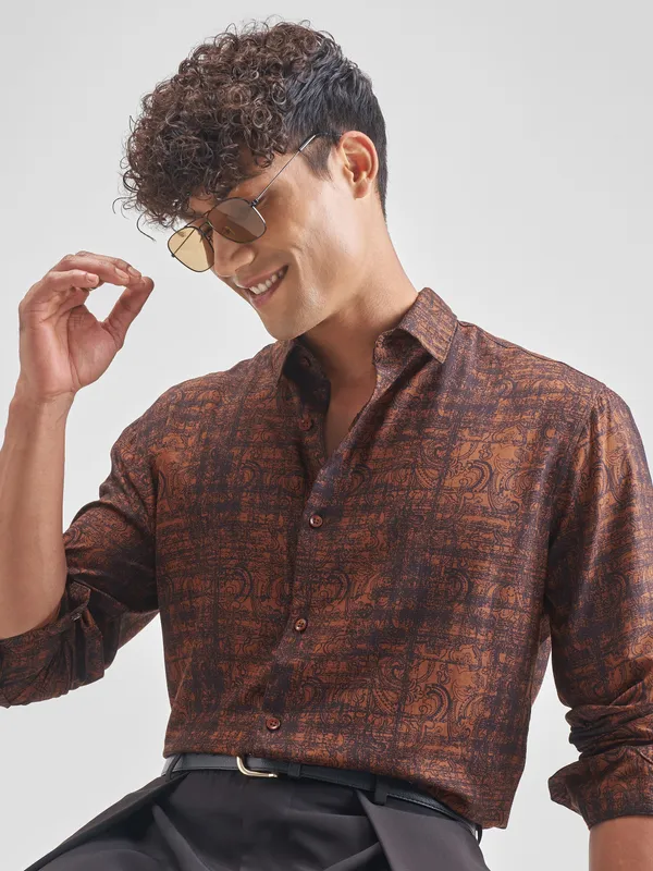 Highlander Men Rust Printed Slim Fit Casual Shirt