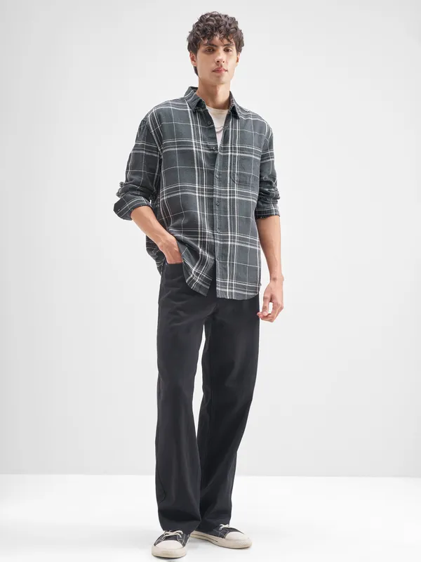 Men Relaxed Fit Casual Shirt