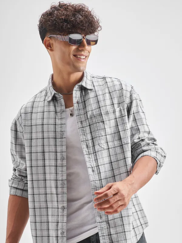 Highlander Men Grey Checked Relaxed Fit Casual Shirt