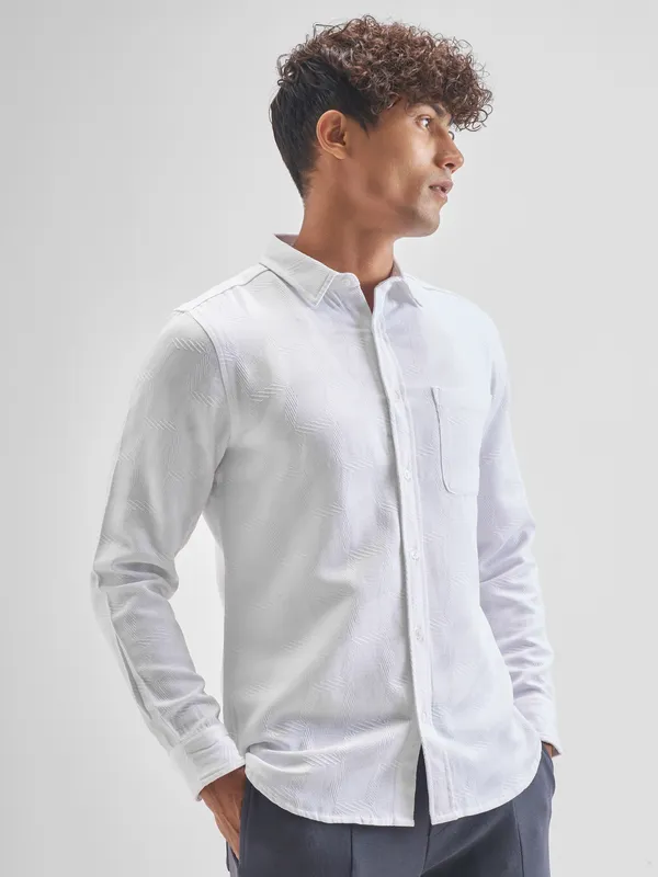 Highlander Men White Self Design Slim Fit Casual Shirt