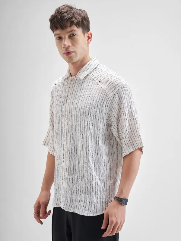 Highlander Men White Striped Boxy Fit Casual Shirt
