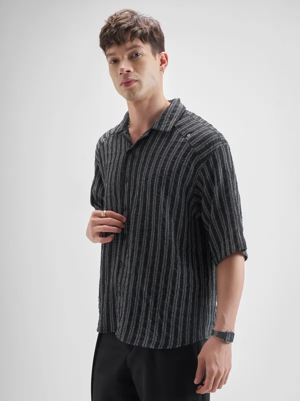 Highlander Men Black Striped Boxy Fit Casual Shirt
