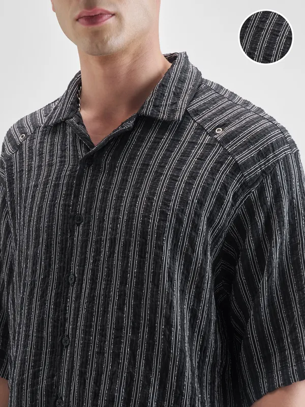 Highlander Men Black Striped Boxy Fit Casual Shirt
