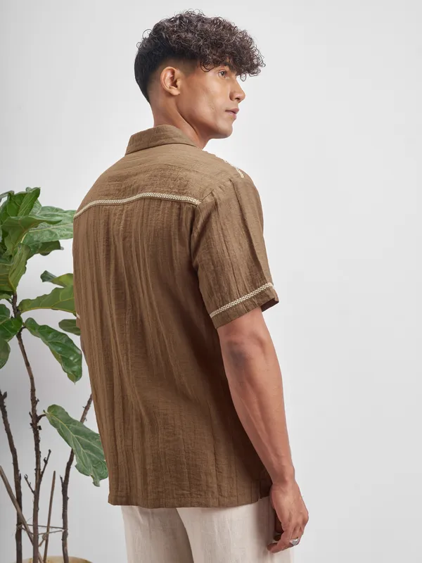 Highlander Men Brown Self Design Relaxed Fit Casual Shirt
