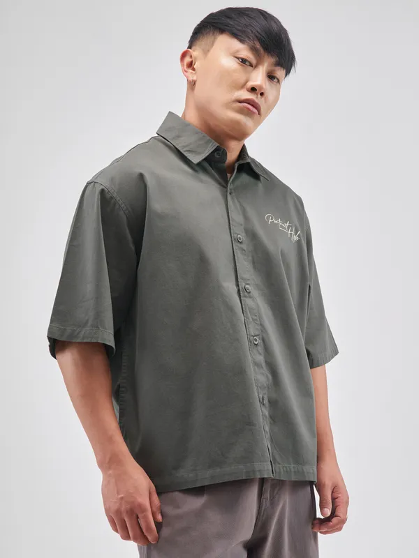 Highlander Men Charcoal Printed Boxy Fit Casual Shirt