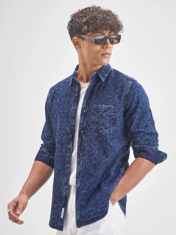 Highlander Men Navy Blue Self Design Slim Fit Casual Shirt