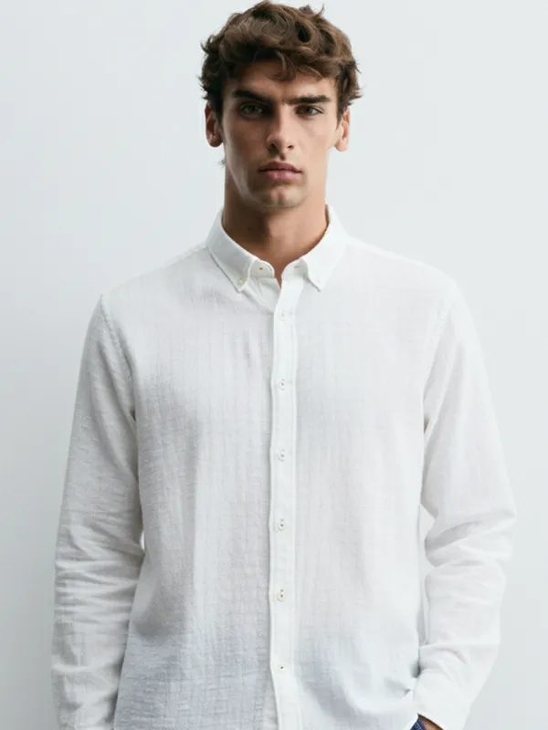 Highlander Men Off White Self Design Relaxed Fit Casual Shirt