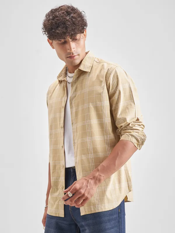 Highlander Men Beige Checked Regular Fit Casual Shirt