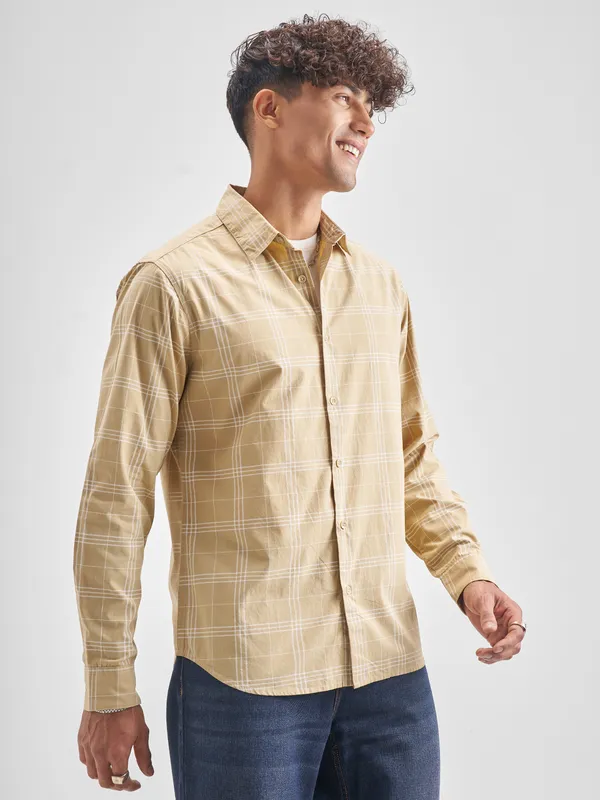 Highlander Men Beige Checked Regular Fit Casual Shirt