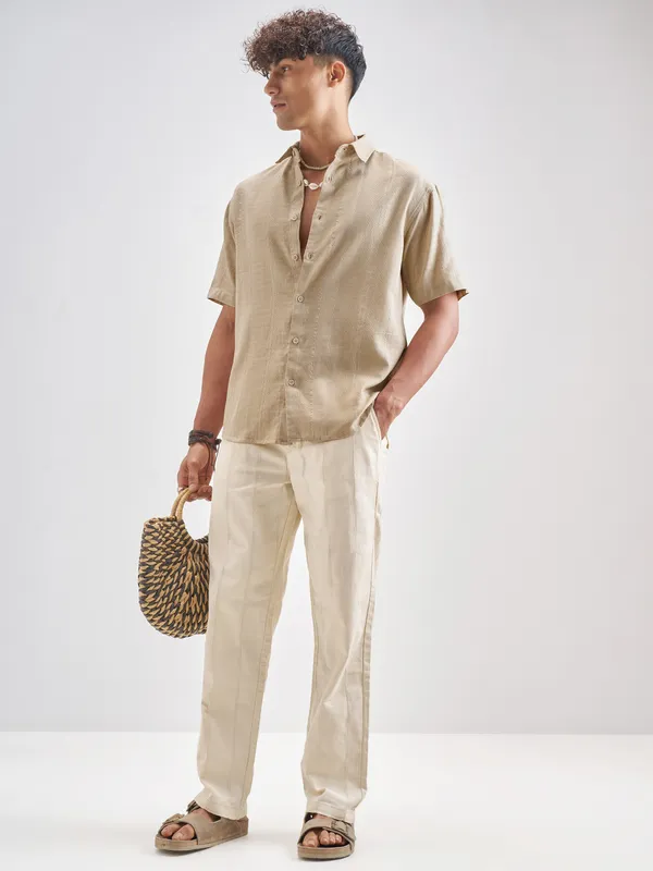 Highlander Men Beige Self Design Relaxed Fit Casual Shirt