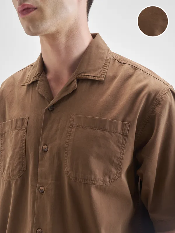 Highlander Men Brown Solid Boxy Fit Casual Shirt