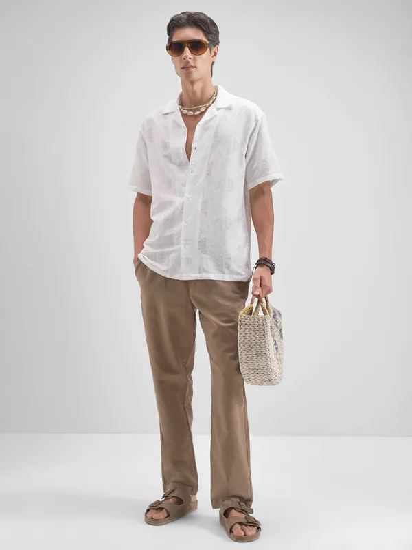 Highlander Men White Self Design Relaxed Fit Casual shirt