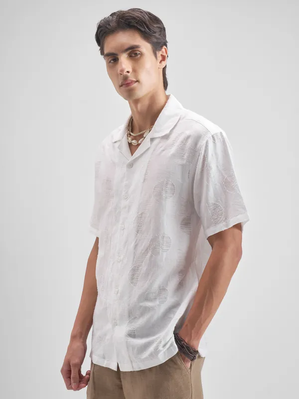 Highlander Men White Self Design Relaxed Fit Casual shirt