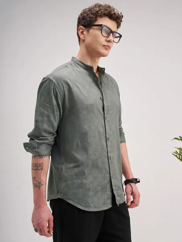 Highlander Men Olive Self Design Regular Fit Casual Shirt