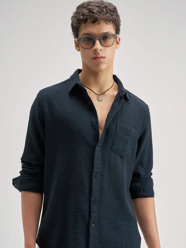 Highlander Men Navy Blue Self Design Regular Fit Casual Shirt