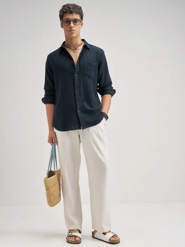 Highlander Men Navy Blue Self Design Regular Fit Casual Shirt