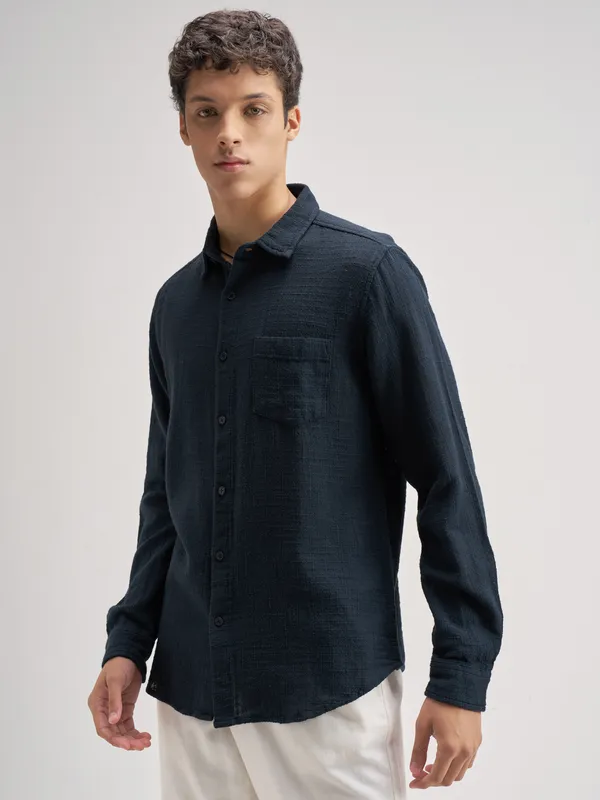 Highlander Men Navy Blue Self Design Regular Fit Casual Shirt