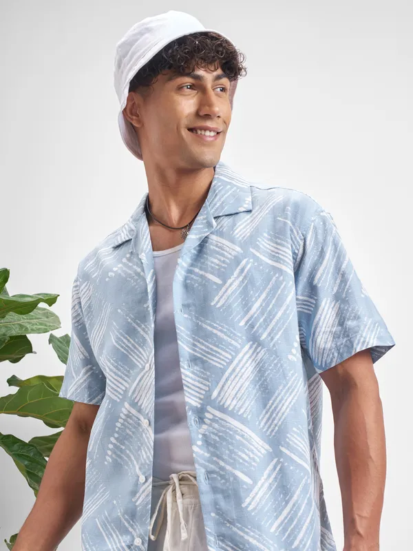 Highlander Men Blue Printed Relaxed Fit Casual Shirt