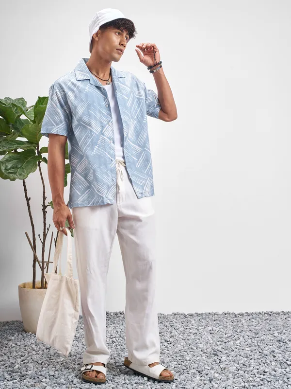 Highlander Men Blue Printed Relaxed Fit Casual Shirt