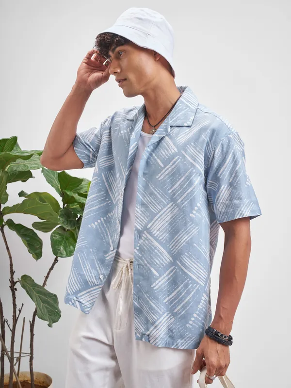 Highlander Men Blue Printed Relaxed Fit Casual Shirt