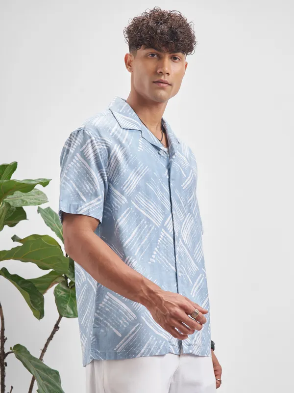 Highlander Men Blue Printed Relaxed Fit Casual Shirt