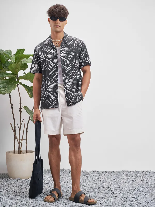 Highlander Men Black Printed Relaxed Fit Casual Shirt